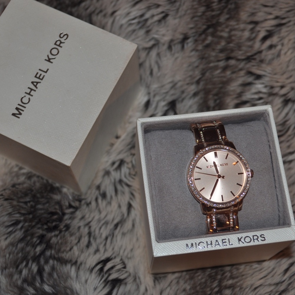 Beautiful Michael Kors rose gold watch